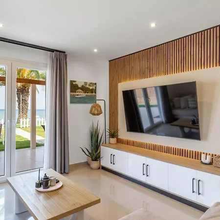 Seafront Melachrinou *