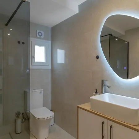 Seafront Melachrinou Mólos