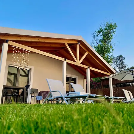 Seafront Melachrinou Mólos