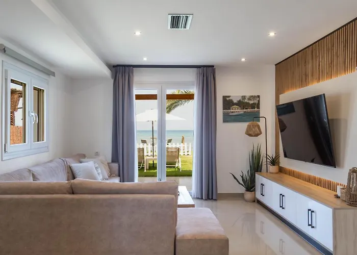 Seafront Melachrinou Case de vacanță Mólos