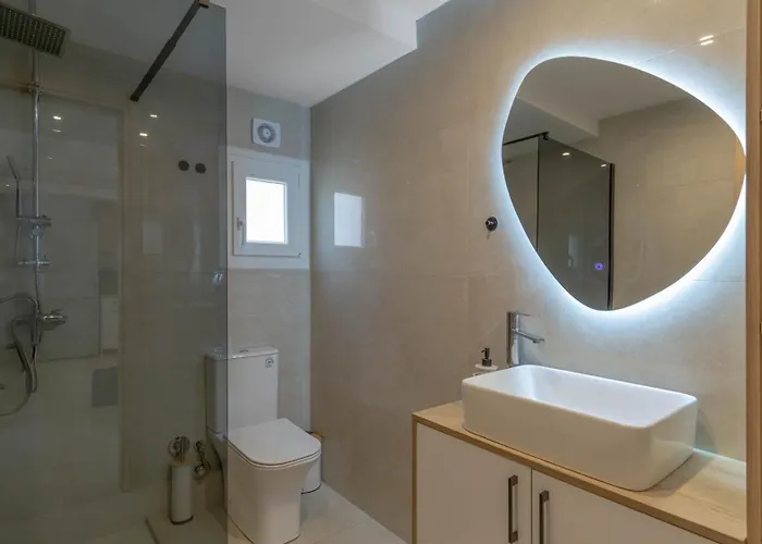 Seafront Melachrinou Mólos