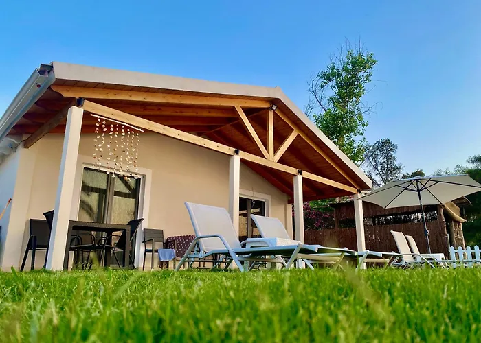 Seafront Melachrinou Mólos